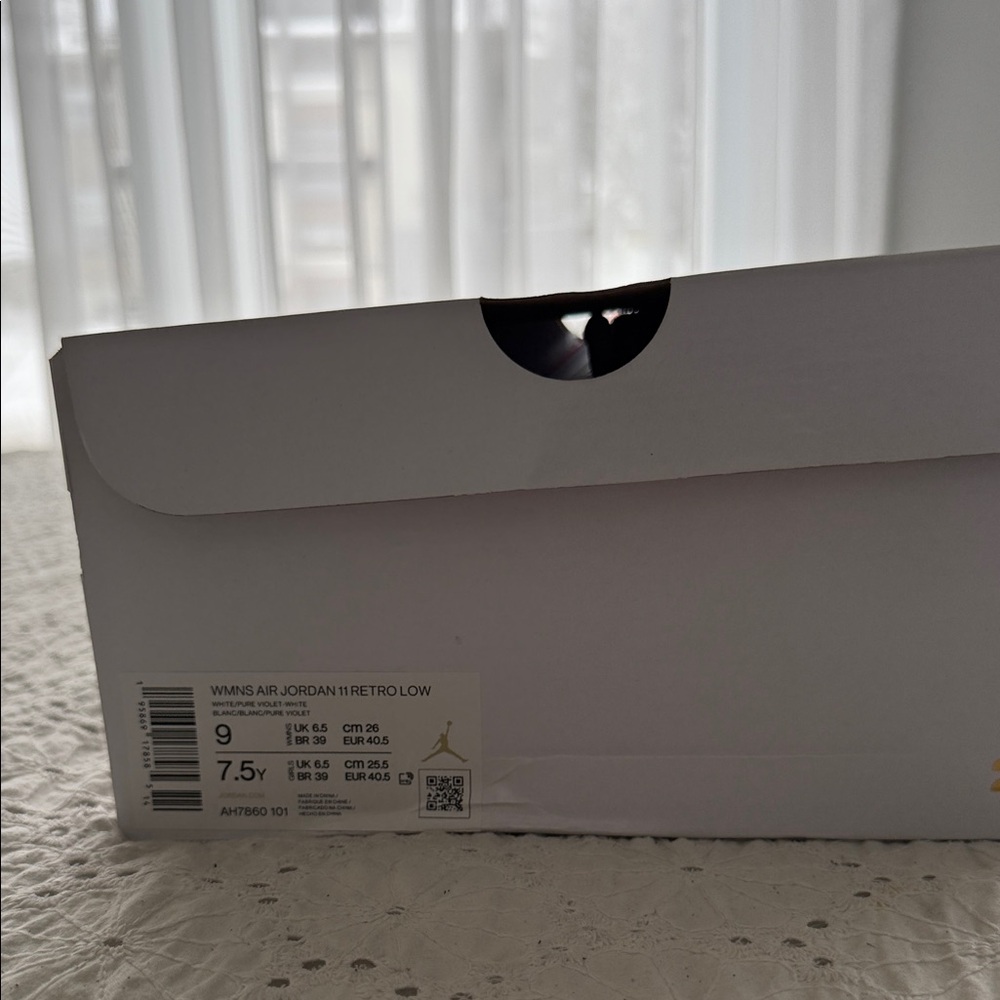 Women’s Air Jordan 11 Retro Low - Picture 7 of 7
